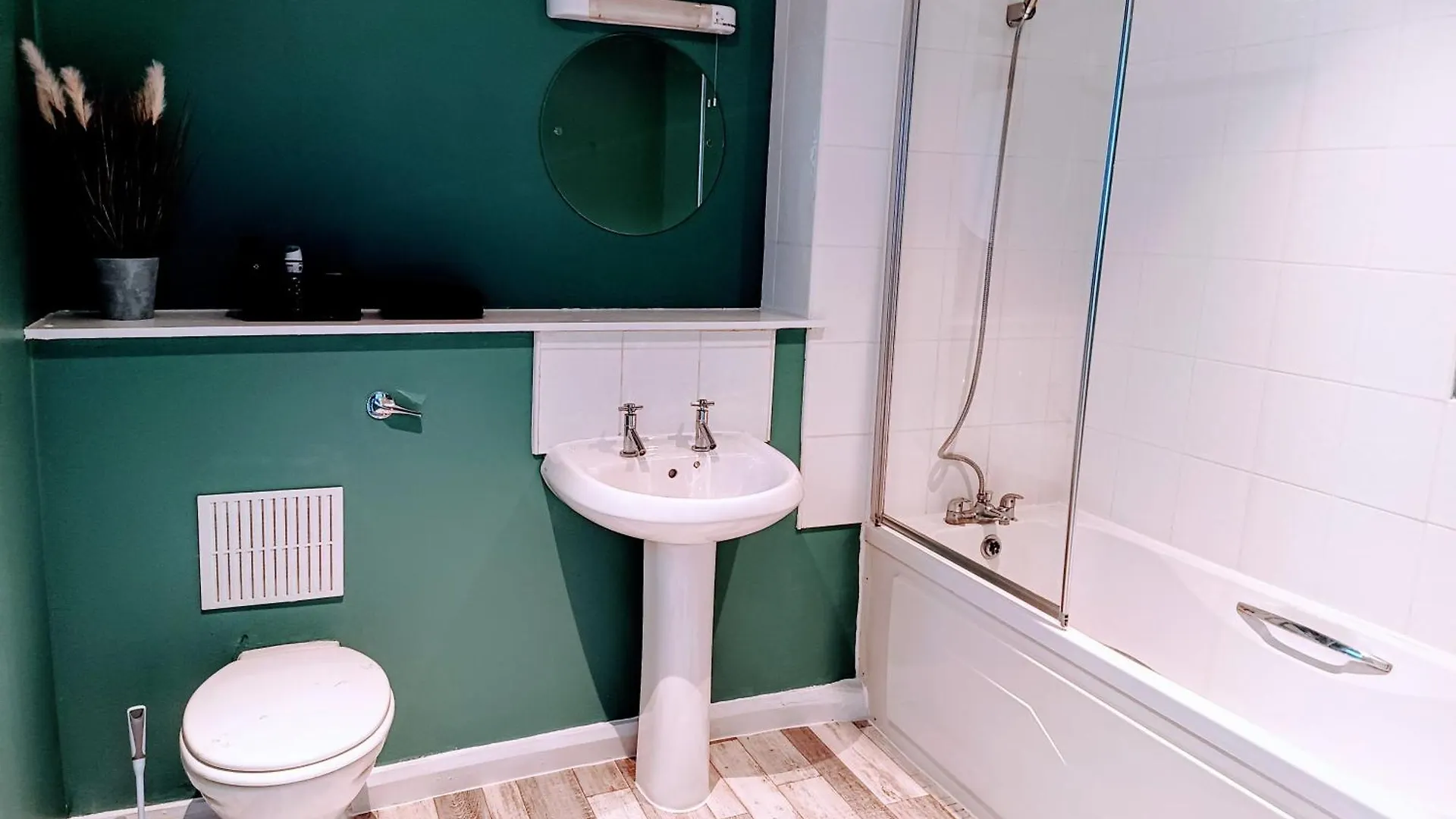 Cosy And Warm Belfast Central 2 Beds Apartment