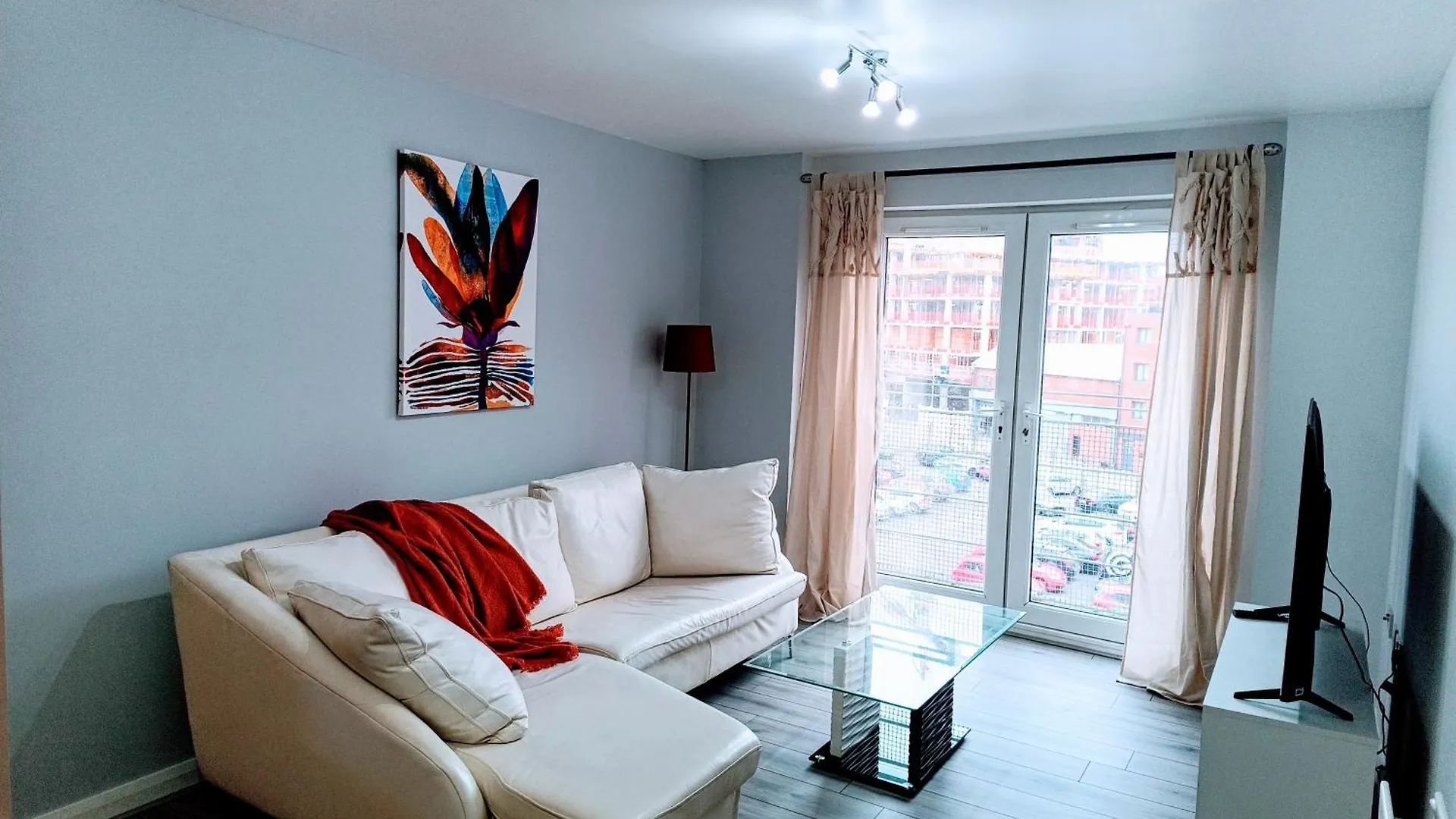 Cosy And Warm Belfast Central 2 Beds Apartment